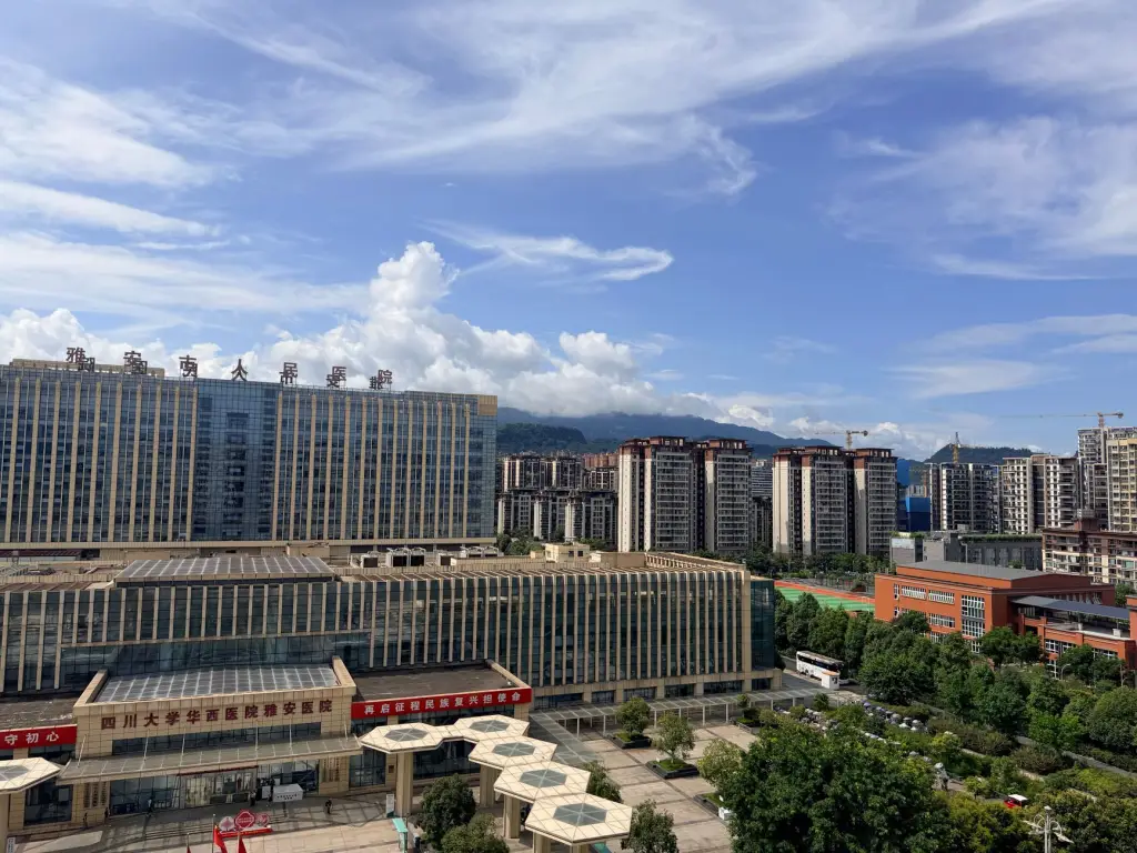 安防硬件产品对比:红外报警系统与门禁安防的协同部署