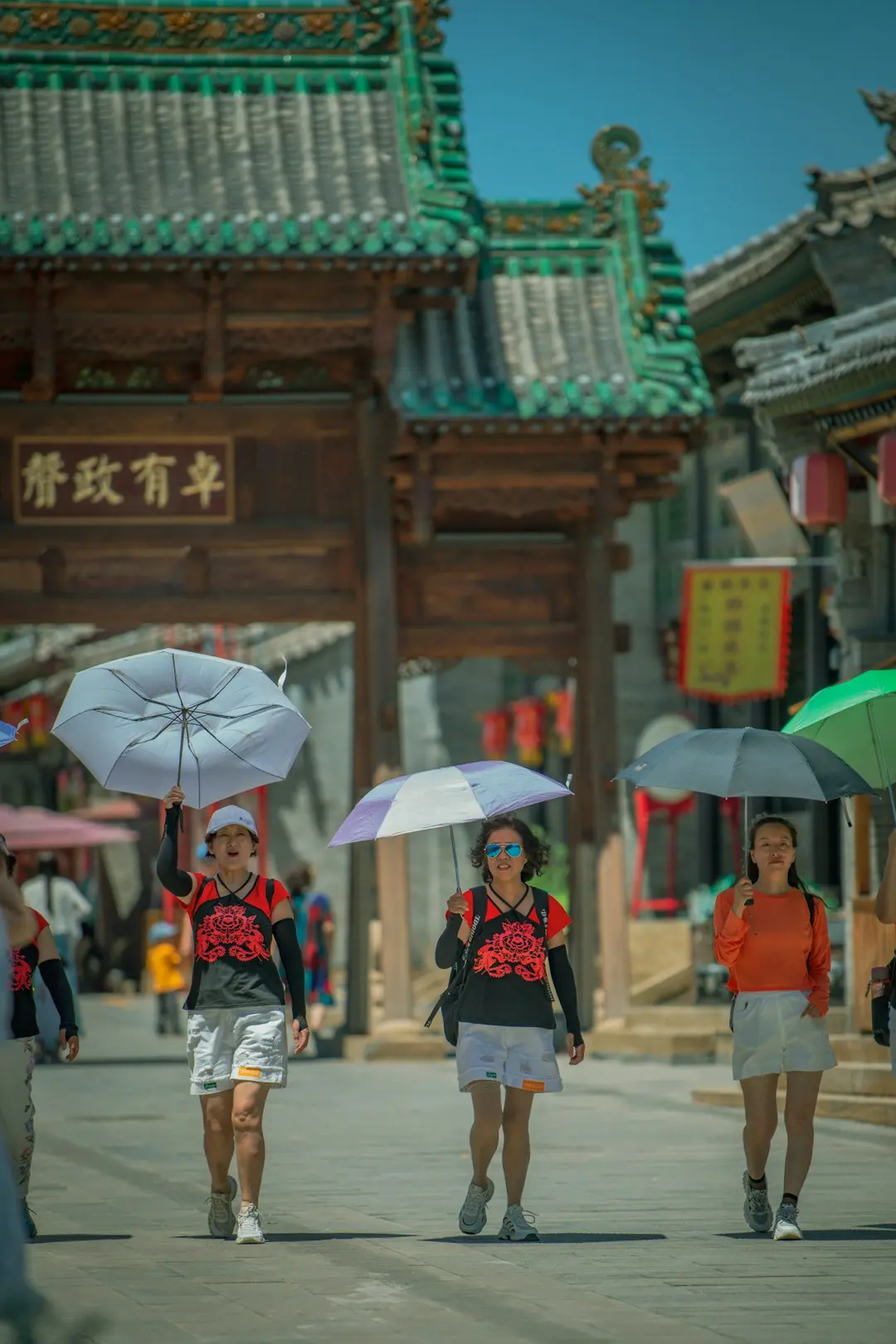 门磁与红外报警硬件选型对比：昆明家庭安防工程如何搭配更合理